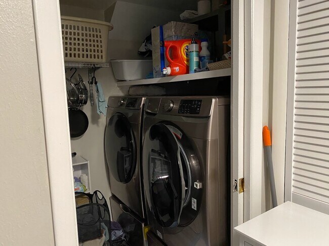 Laundry room - 421 S Balsam St