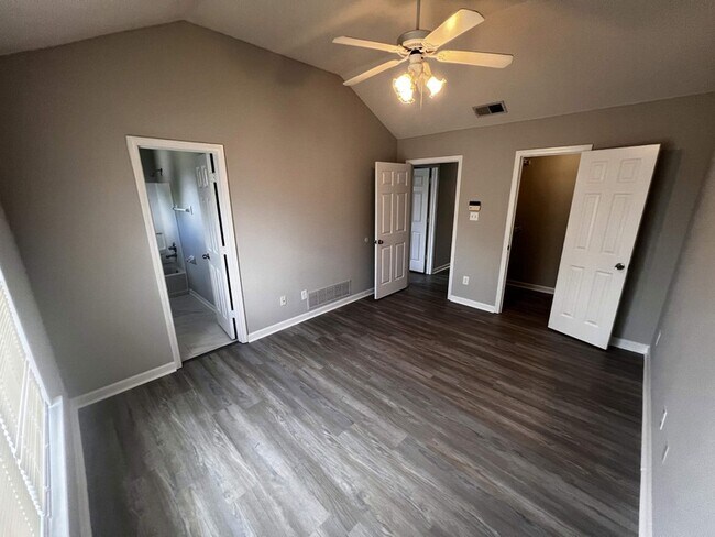 Building Photo - 6900 Wrigley Dr