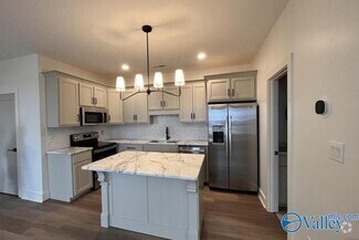 Building Photo - 104 Filbert Wy