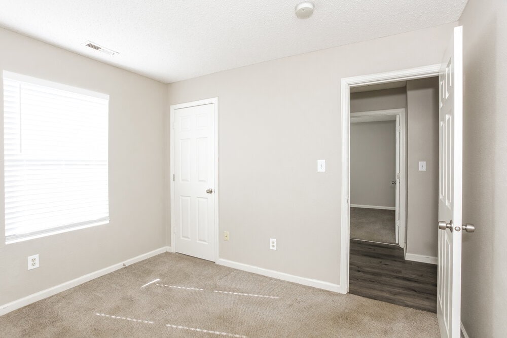 Building Photo - 5558 Wild Horse Dr