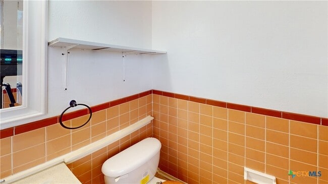 Building Photo - 1102 S Ann Blvd