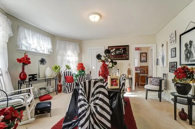 Building Photo - 3317 Wunder Ave