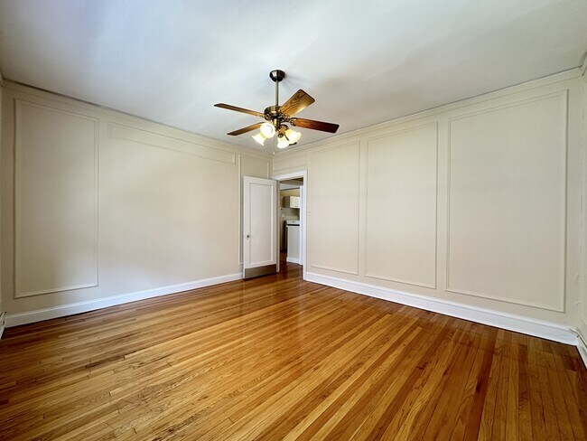 Building Photo - 1312 Oak Ave