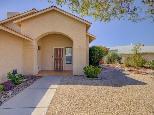 Building Photo - 3 Bed/2 Bath- GREAT Location Near Downtown