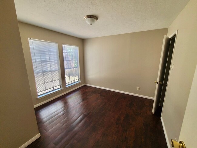 Building Photo - COMING SOON... 3-Bedroom 2-Bathroom Townhome in Capital Heights!