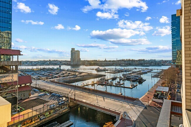 Building Photo - 1330 Lancaster St