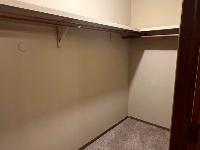 Building Photo - 3511 E Cinnamon Pl