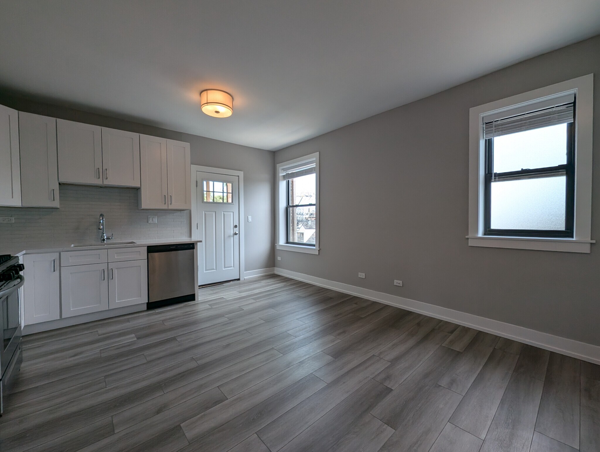 Building Photo - 3935 N Janssen Ave