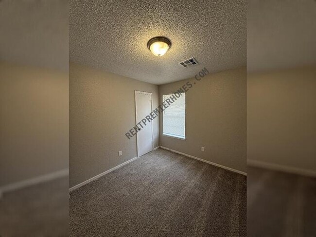 Building Photo - 7413 NW 125th St