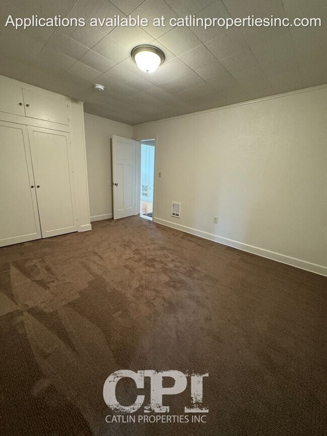 Building Photo - 532 Davidson Avenue