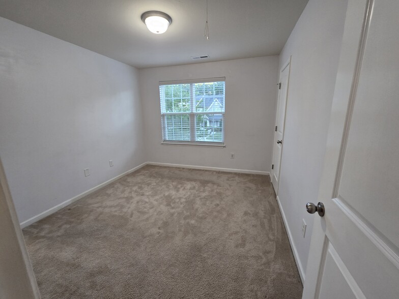 Building Photo - 6522 Ashebrooke Dr