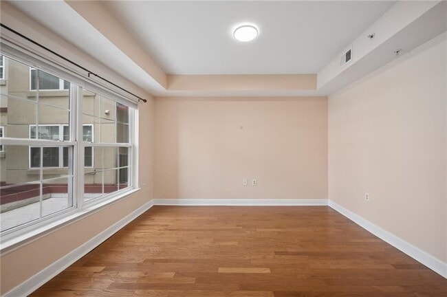 Building Photo - 230 E Ponce de Leon Ave