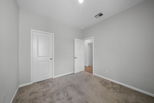 Building Photo - 12927 California Palm Ct