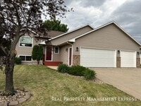 Building Photo - 4 Bedroom 2 Bathroom in SW Sioux Falls