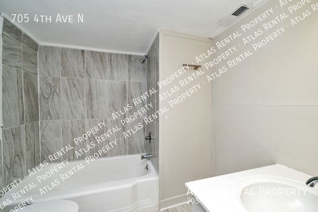 Building Photo - 705 4th Ave N