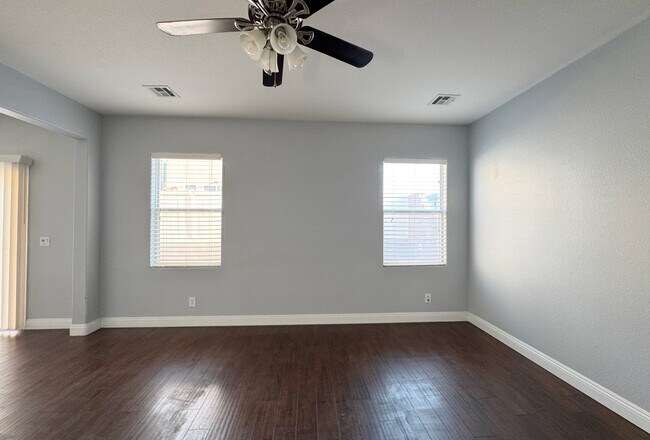 Building Photo - 5033 W Moberly Ave