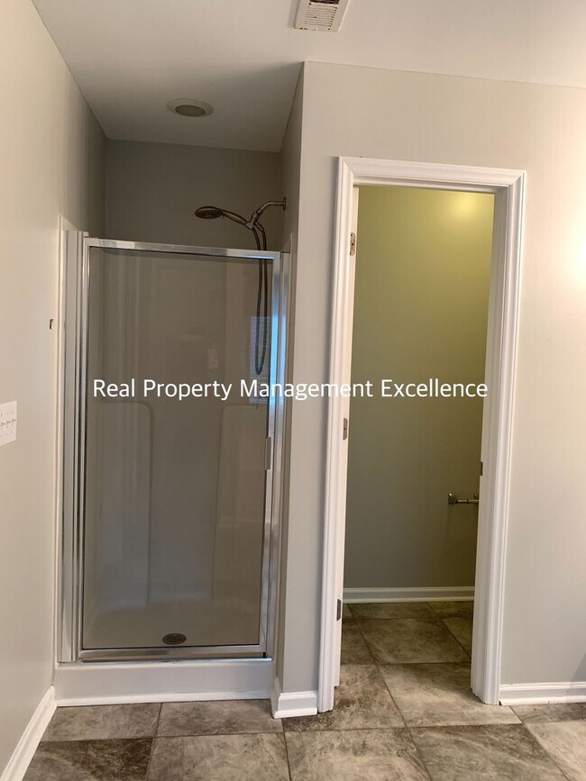 Building Photo - Amazingly Spacious Residence, Available In...