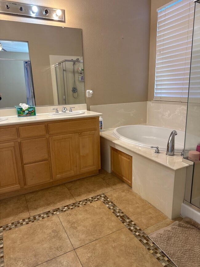 Building Photo - AVAILABLE! OPEN HOUSE FRIDAY 3/20/26 from 5:00-6:00 pm