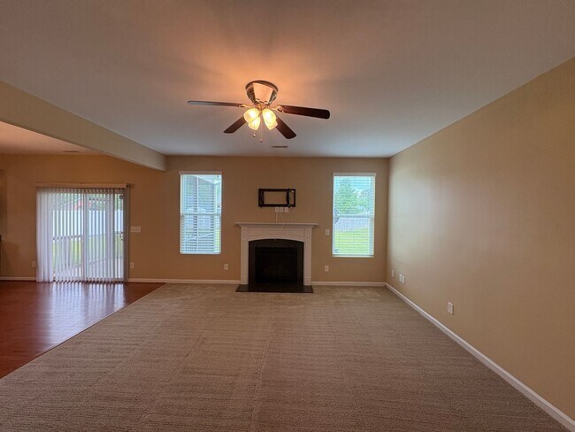 Building Photo - Gorgeous Sanford Home with Fenced Yard