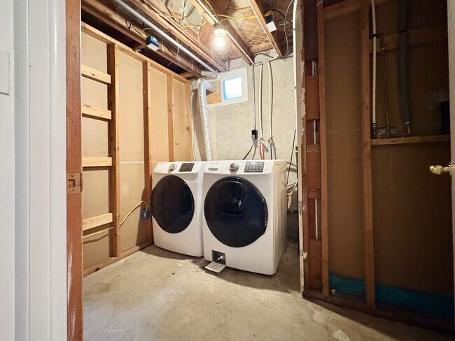 Building Photo - Charming 3-Bedroom Millcreek Home!