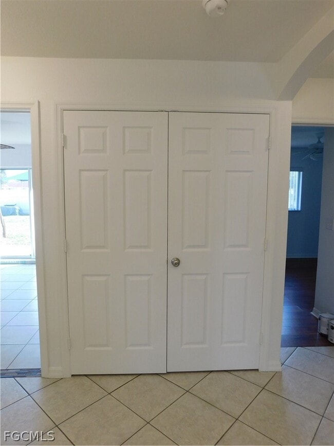 Building Photo - 1029 SE 11th St