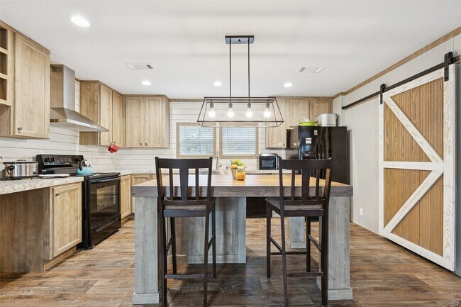 Building Photo - 146 Marina Dr