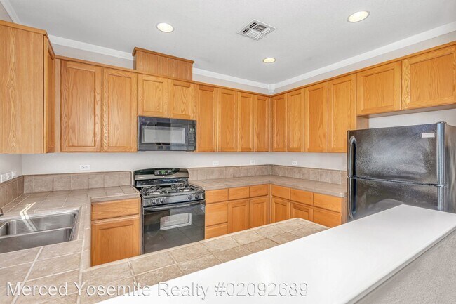 Building Photo - 4 br, 3 bath House - 490 Barclay Way