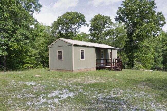 Building Photo - 1  BEDROOM AND 1 BATH TINY HOME / ALL UTIL...
