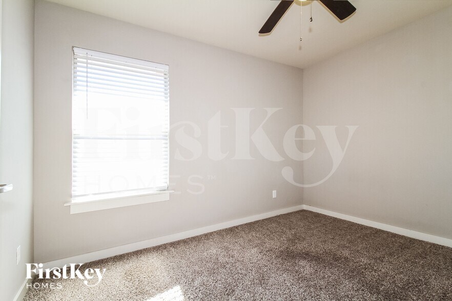 Building Photo - 1612 Penn Ln