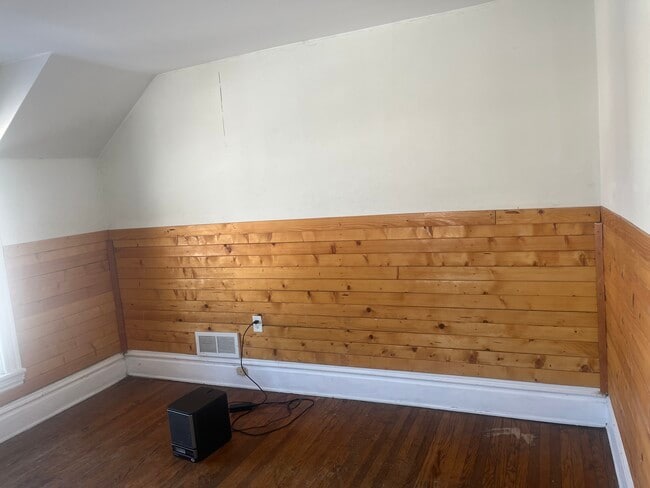 Building Photo - 815 Henry Ave SE