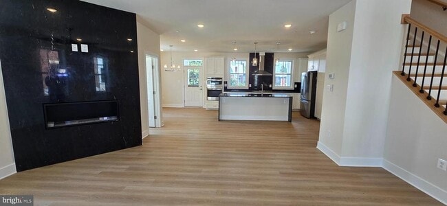 Building Photo - 426 Chapel Alley