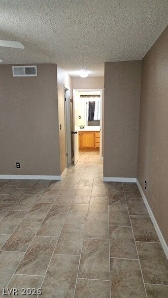 Building Photo - 1575 W Warm Springs Rd