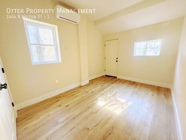 Building Photo - 1464 N Wilton St
