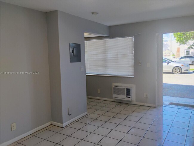 Building Photo - 2040 Funston St