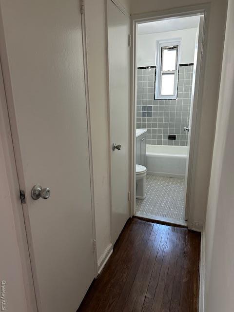 Building Photo - 90-10-90-34 34th Ave