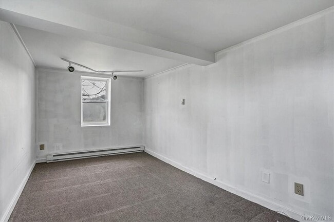 Building Photo - 492 Black Meadow Rd