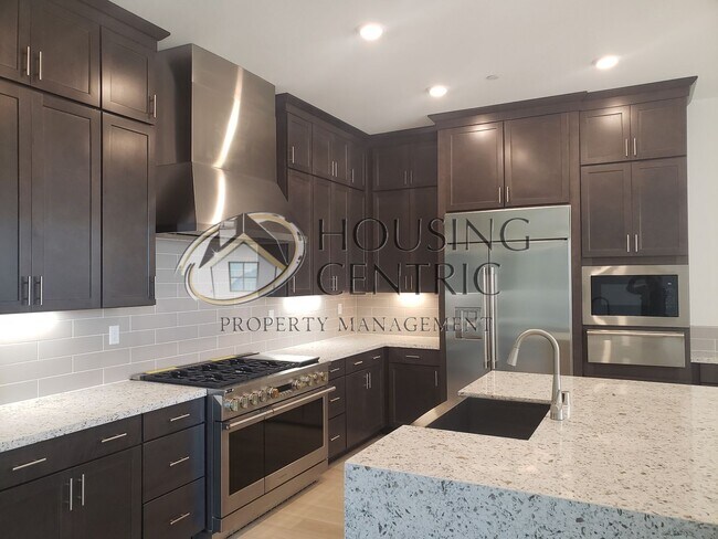 Building Photo - 8067 Grant Dr
