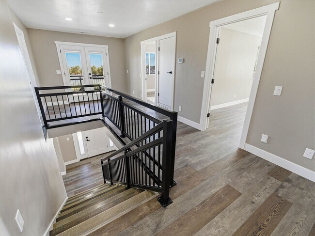 Building Photo - RES_O VAN DER WATT_14512