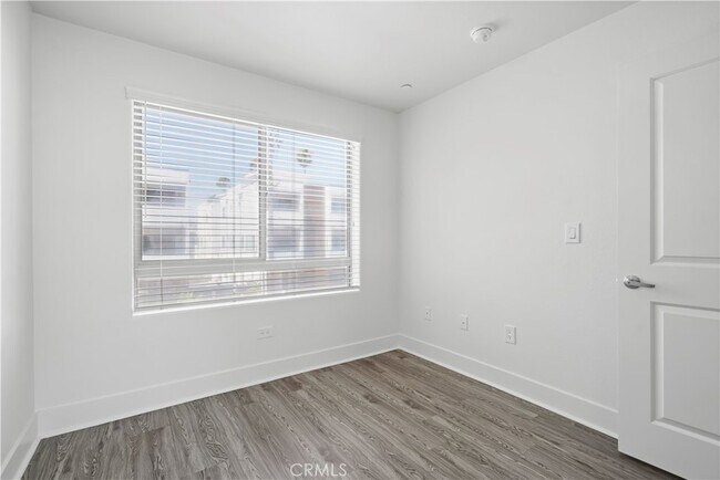 Building Photo - 11312 Huston St