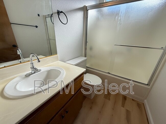 Building Photo - 6630 Manassero Way