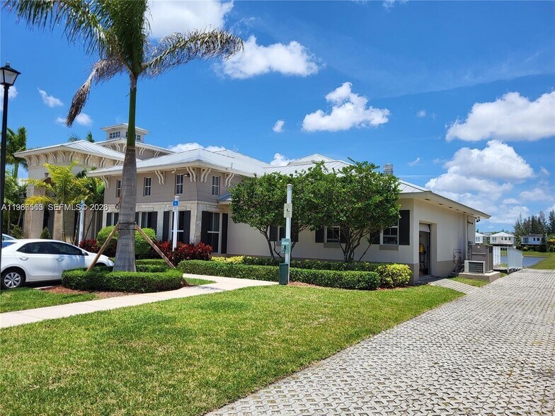 Building Photo - 10560 NW 69th Ter