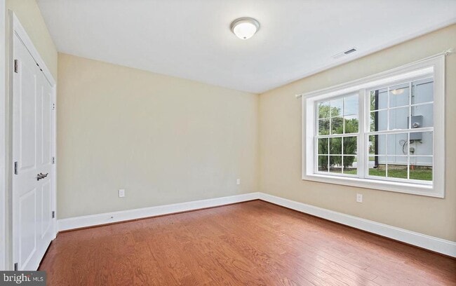 Building Photo - 7430 Howard Ct