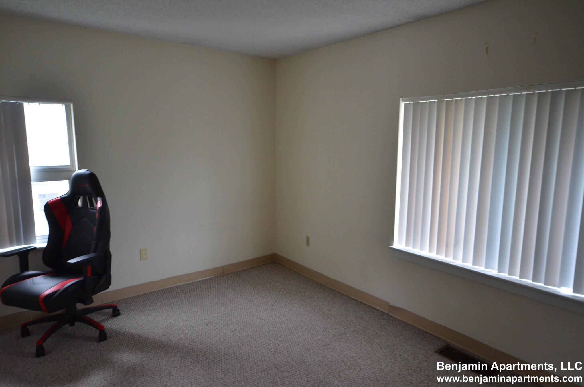 Building Photo - 142 North Beacon St