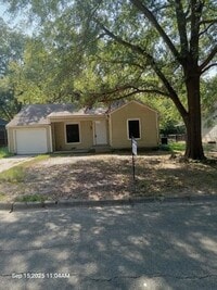 Building Photo - 1012 Pecan Ave