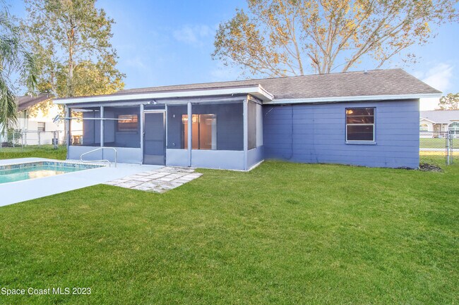 Building Photo - 977 Beacon St NW