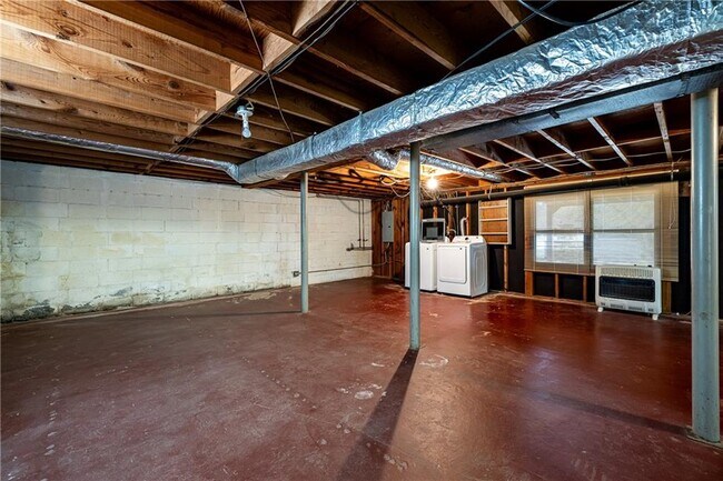 Building Photo - 216 Thomas Cir