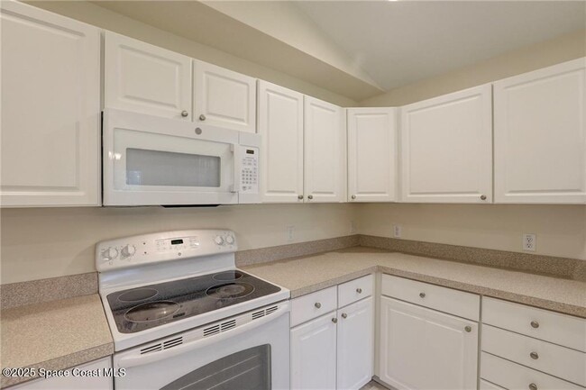 Building Photo - 8626 102nd Ct