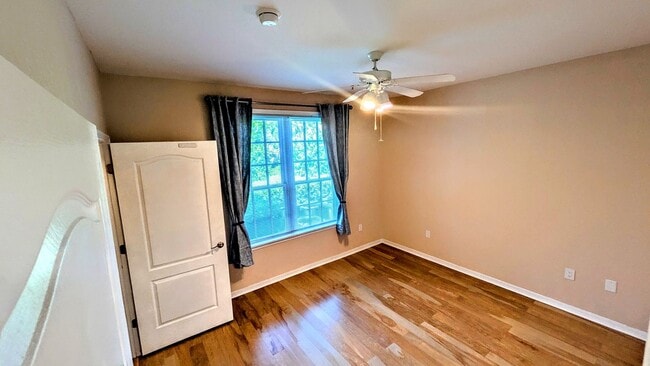 Building Photo - ANNUAL UNFURNISHED GROUND FLOOR CONDO 3 BE...