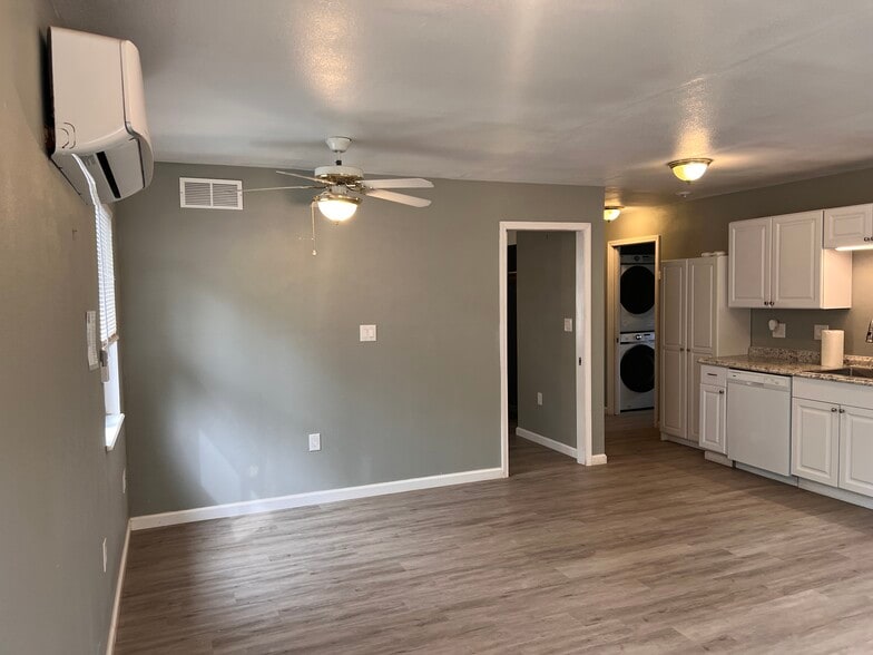 Living room - 20574 Sunset Ln