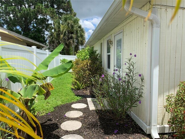 Building Photo - 3071 Spirea St